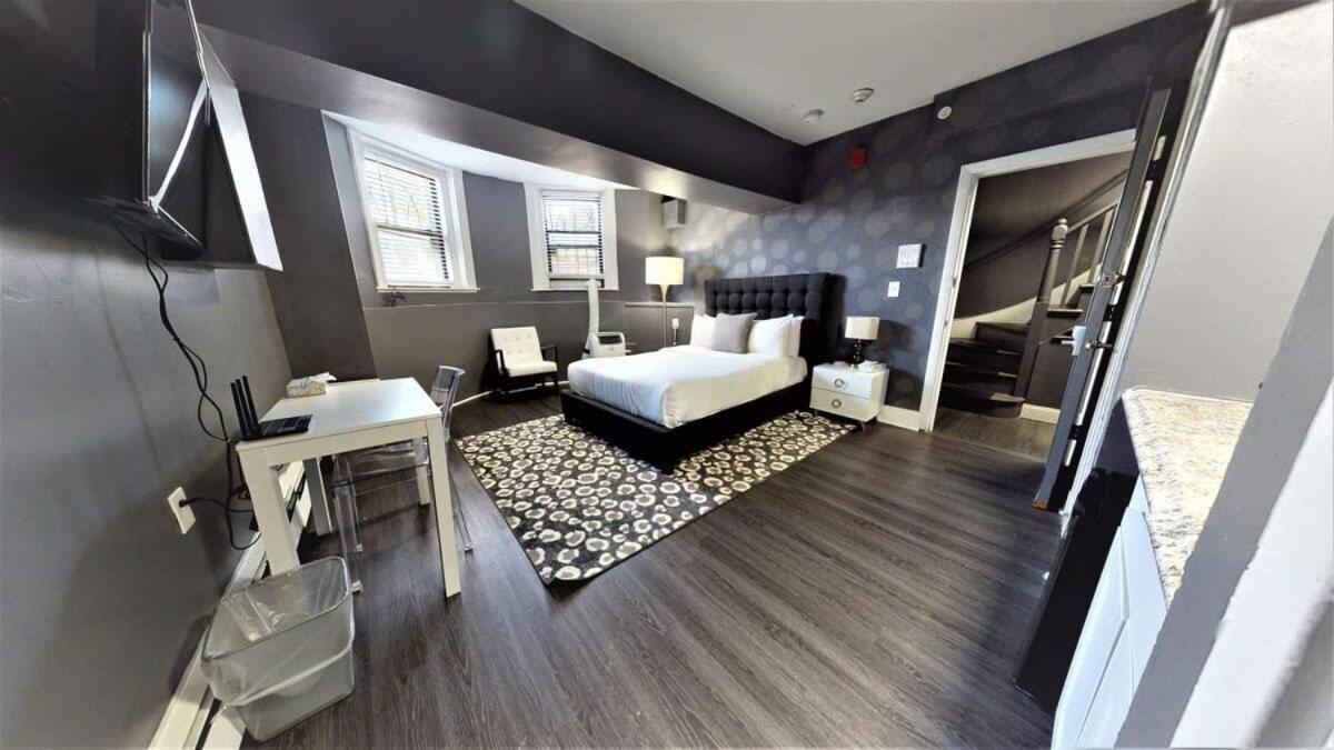 Lower Level Studios In Hip Bay Village Boston Dış mekan fotoğraf